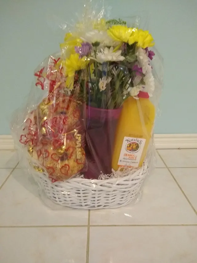 Mother’s Day Breakfast in Bed Basket